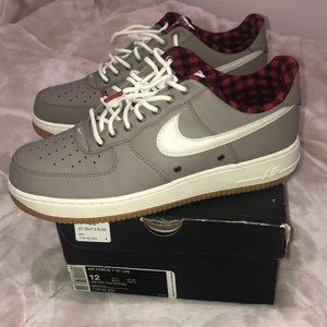 Nike Air Force 1.     Nib